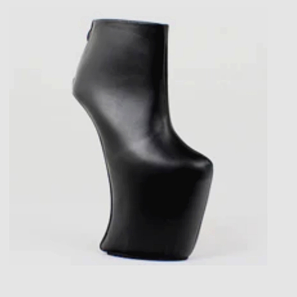 Woman's platform.boots